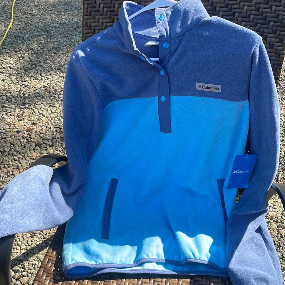 Womens Columbia half button fleece